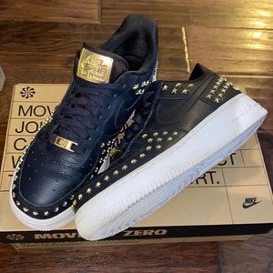 Women’s Air Force 1 Low Star-studded sneakers